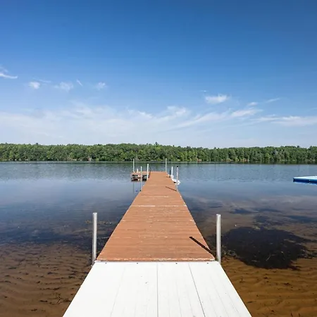 Lake Cabin For Large Groups That Sleeps 27